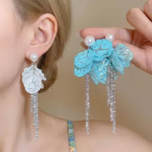 Elegant Flower Petal Tassel Drop Earrings For Women Light Luxury Vacation Style Artificial Pearl Earrings With Silver Post