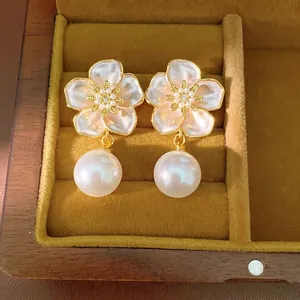 Boucles d'Oreilles Clous Perle Fleur Élégante Avec Zirconia Incrusté Design Floral Huile Goutte Rose Tige en Argent pour Femmes Bijoux