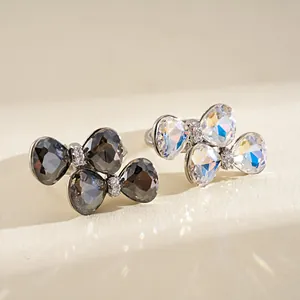 Bague ouverte élégante avec nœud papillon en cristaux gris et irisés pour femme