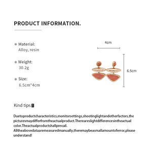 Detaillierte Produktspezifikationen für die Harz-Ohrringe, Maße 6,5 cm mal 4 cm, Orange und Gold