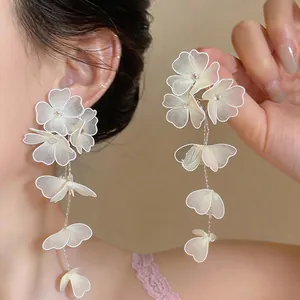 Elegant high-end handmade white mesh floral dangling earrings with pearl details