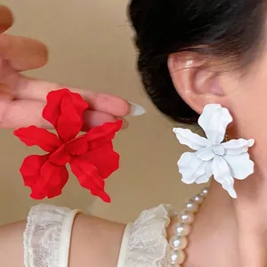 Exaggerated European American Style Matte Painted Flower Stud Earrings With 925 Sterling Silver Earring Post Iron Floral Earrings Women Jewelry