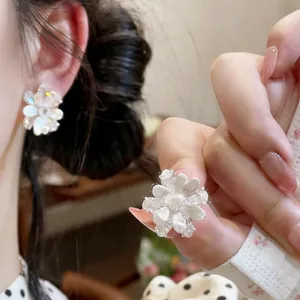 Elegant Silver Large Flower Stud Earrings For Women Exquisite Rhinestone Inlaid Floral Earrings Fashion Jewelry Accessories