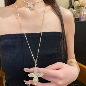 Vintage Double Layer Flower Pendant Necklace Gold Copper Rhinestone Inlaid Clavicle Chain For Women Fashion Jewelry