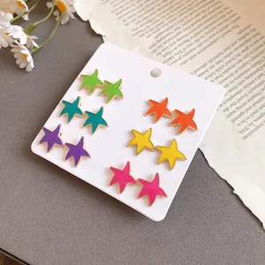 Set de 6 pares de pendientes de estrella en esmalte de colores con borde dorado