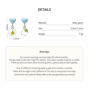 Detailed specifications of heart-shaped glass bead earrings showing 2.8cm size and alloy material