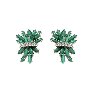 Orecchini a lobo a forma di fuoco d'artificio con cristalli marquise verde smeraldo