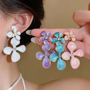Vintage Court Style Drip Oil Flower Stud Earrings For Women Rhinestone Exaggerated Floral Earrings Alloy Jewelry Gift