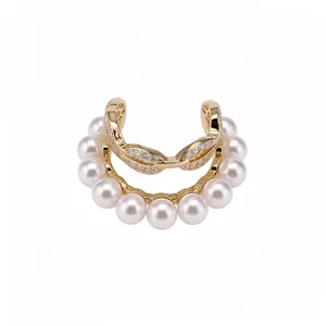 Elegante ear cuff de doble capa con perlas y eslabón de circón para orejas sin agujeros