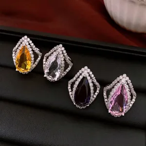 Vintage Wassertropfen Zirkon Ring mit funkelnder Pavé-Fassung in vier Farben