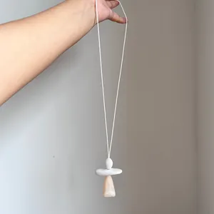 Stile Coreano INS Minimalista Pendente Geometrico Irregolare Catena Lunga per Maglione Collana in Resina per Donna Gioielli