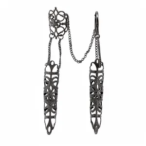 Gotischer hohler Fingerhut-Ring mit filigraner Kette in schwarzem Gunmetal-Finish