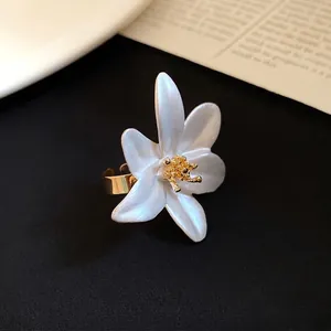 Vintage white enamel lily flower open ring with gold stamen fashion jewelry for women