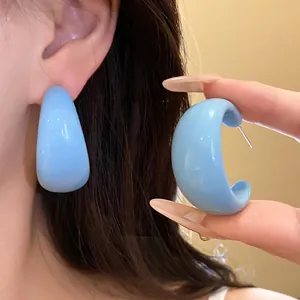Boucles d'Oreilles Clous en Résine Forme de C Géométrique Avec Tige en Argent Simple Bleu Mat pour Femmes Bijoux de Mode