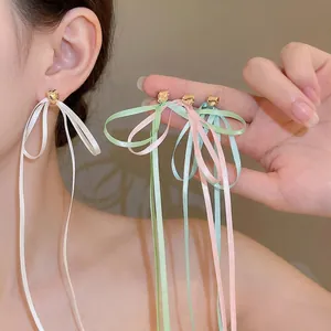 Boucles d'Oreilles Clous Nœud Papillon Ruban Frais et Doux Gland Long en Ruban de Satin pour Femmes Tige Argent Sterling 925