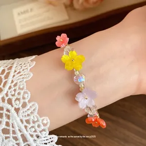 Braccialetto di perline con fiori in resina colorata stile dopamina dal design fresco