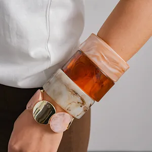 Bracelet Élastique à Épissage Rond en Acrylique Européen Bijoux de Mode Personnalisés Niche Résine Avancée Bracelet de Manchette Large pour Femmes