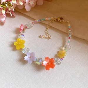 Braccialetto colorato con perline stile dopamina e fiori in resina con chiusura regolabile