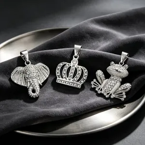 Colgante de Acero Inoxidable Hiphop Elefante de la Suerte Corona Rana Diamantes de Imitación Brillante Hombre Rock Colgante de Discoteca Joyería