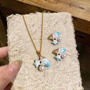 Set di Gioielli in Smalto a Forma di Conchiglia e Stella Marina Stile Marino da Donna Collana Orecchini in Rame Placcato Oro Zirconia Lusso Leggero Perla Artificiale
