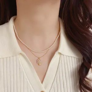Collana a Doppio Strato in Lega di Perle Artificiali di Lusso Pendente a Cesto di Fiori con Strass Catena della Clavicola per Gioielli da Donna