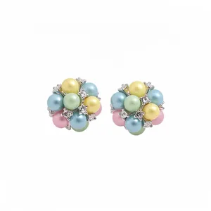 Boucles d'oreilles en argent avec perles multicolores et zircons étincelants