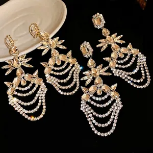 Eleganti orecchini di lusso in argento S925 con pendenti a goccia e strass fini.