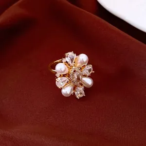 Elegant 14k gold-plated open ring featuring pearls and zircons in French retro style