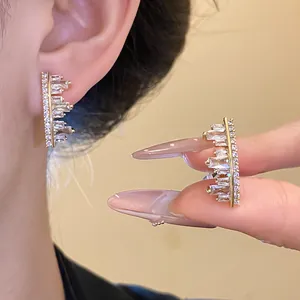 Luxurious irregular geometric zircon ear clips with vintage style for women's fashion