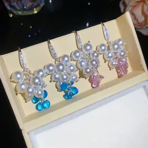 Eleganti Orecchini a Goccia Francesi in Zirconia con Perla Artificiale a Forma di Uva Gioielli per Donna Senso del Design