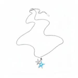Elegante silberne Sternhalskette mit blauem Emaille-Anhänger und Zirkonia-Steinen