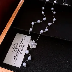 Vintage pearl beaded necklace with elegant zircon flower pendant choker for women