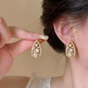 Orecchini a Bottone Traforati Vintage Europei Con Perno in Argento Sterling 925 Oro Zirconia Pietra Occhio di Gatto Orecchini