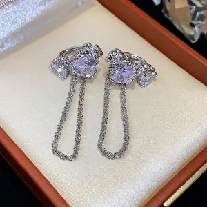 Unregelmäßige Herz Zirkonia Ohrklemmen Damen Ohne Loch Kupfer Quaschenkette Versilbert Leichter Luxus Mode Schmuck