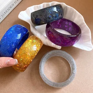 Fashion Resin Glitter Star Snowflake Bangle For Women Chic Marbled Ink Wash Round Wide Bracelet Elegant Jewelry Accessory