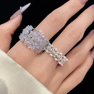 Elegant zircon pearl hollow open ring in retro luxury style for women's fashion