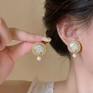 Elegant vintage horse head stud earrings with sparkling zircon and pearl drop detail