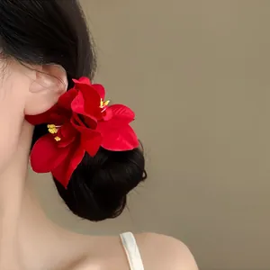 Gran pasador de pelo romántico con doble orquídea roja para vacaciones y fotos de playa