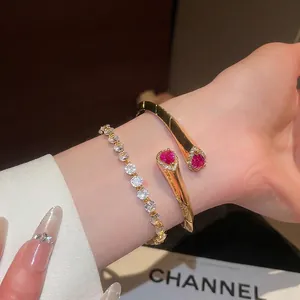 Lussuoso Bracciale Rigido Aperto in Rame Con Zirconia a Goccia d'Acqua e Braccialetto a Catena Tennis Placcato Oro 18K Gioielli Donna Festa