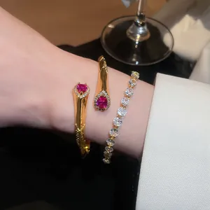 Lussuoso bracciale rigido goccia d'acqua placcato oro 18k con zirconi scintillanti