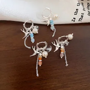 Élégantes créoles de style coréen avec breloques hirondelles, perles et perles colorées
