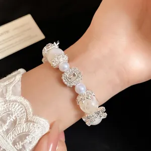 Elegante bracciale di perle in stile palazzo romantico francese con cristalli bianchi