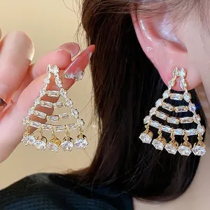 Orecchini a Bottone Geometrici in Rame Placcato Oro 18K Per Donna Con Perno in Argento Zirconia Nappa Gioielli di Lusso