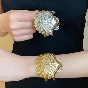 Brazalete Abierto de Concha de Hierro Vintage Ajustable Moda Lujo Ligero Textura de Concha de Metal Pulsera Para Joyería de Mujer