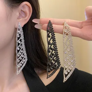 Exquises Boucles d'Oreilles à Gland en Cuivre et Strass pour Femmes Mode Luxe Léger Tige en Argent Pendantes Longues