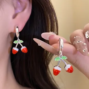 Pendientes de Gota de Fresa Dulce Joyería de Aleación Esmaltada Fruta Con Poste de Plata de Ley 925 para Mujer