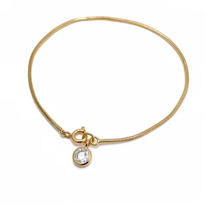 Elegantes 18k vergoldetes Schlangenkette Armband mit einem runden Zirkonia Anhänger