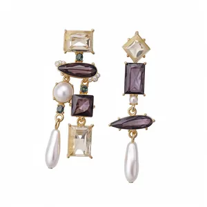 Orecchini a pendolo vintage geometrici asimmetrici dorati con perle e cristalli
