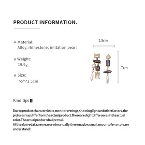 Specifiche dettagliate del prodotto per orecchini vintage con strass e accenti di perle.