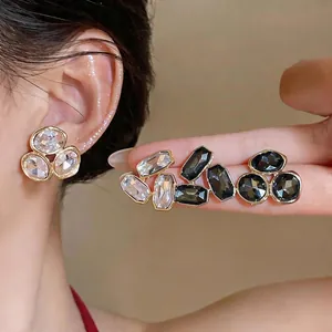 Boucles d'Oreilles Clous en Alliage de Luxe avec Strass pour Femmes Style Européen Américain Grand Exquis Scintillant Cluster Géométrique Bijoux d'Oreille Mode Elégant Boucles d'Oreilles Banlieusard Cadeau